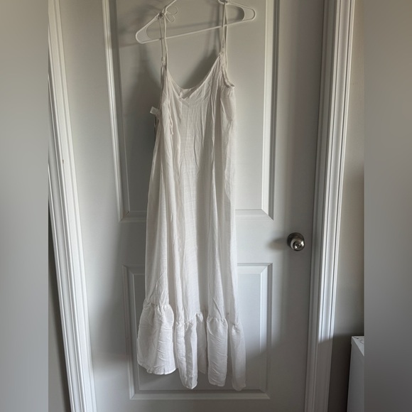 Elegant White Maxi Dress - Picture 6 of 11